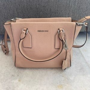 Michael KORS leather purse.